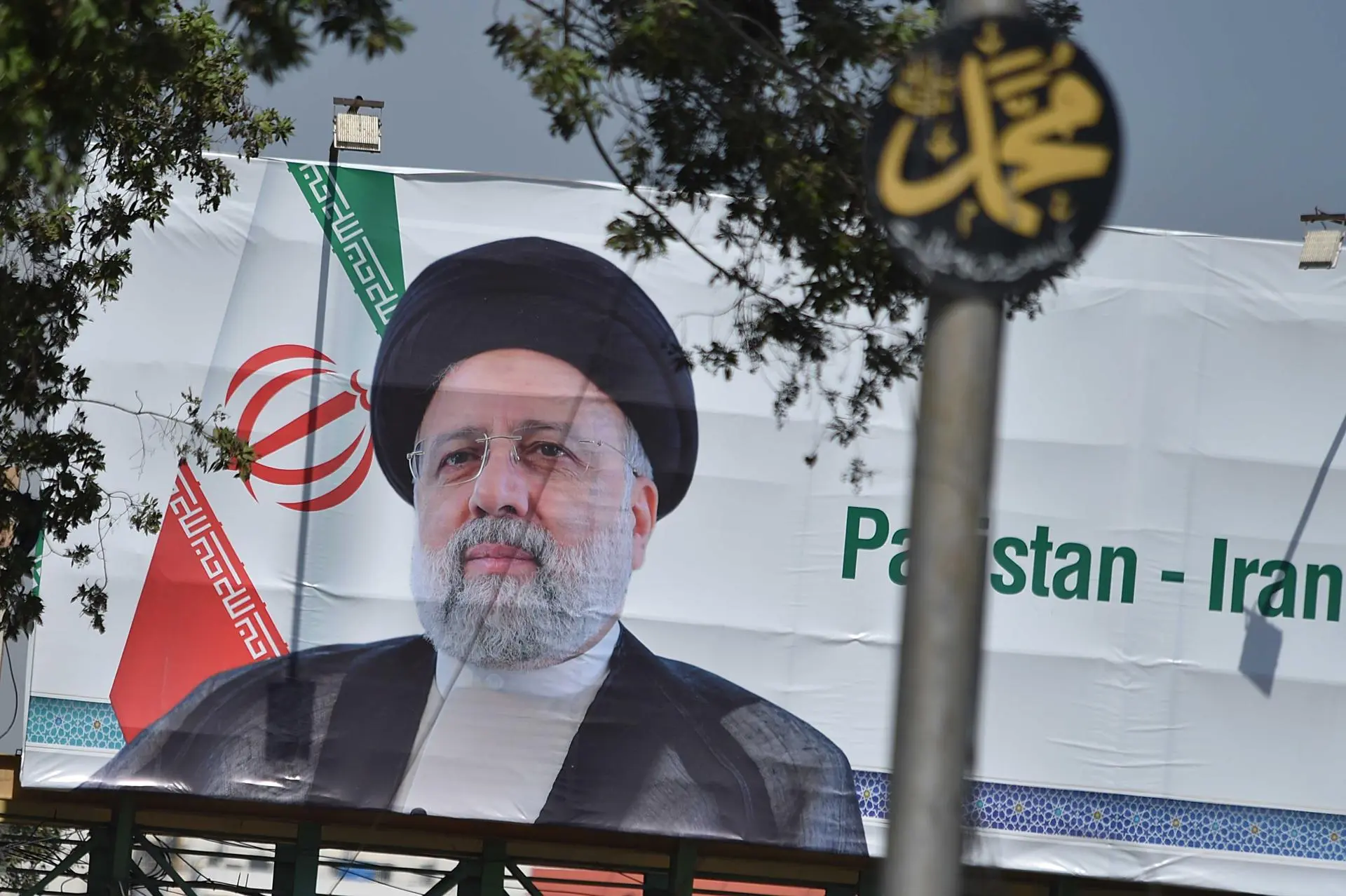 Helicopter of Iranian President Found with no Signs of Life
