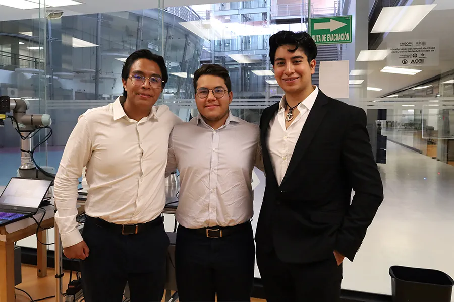 Mexican Engineers Develop First Common Language Interface for Industrial Robots in the Americas