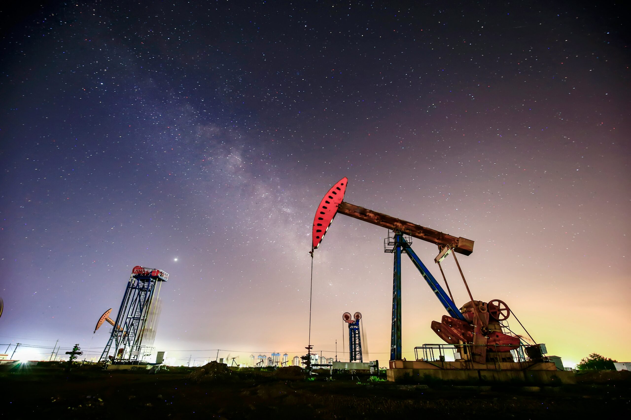 Gasoline in Mexico: A Decade of Price Hikes, Fiscal Mitigation, and Persistent Dependency