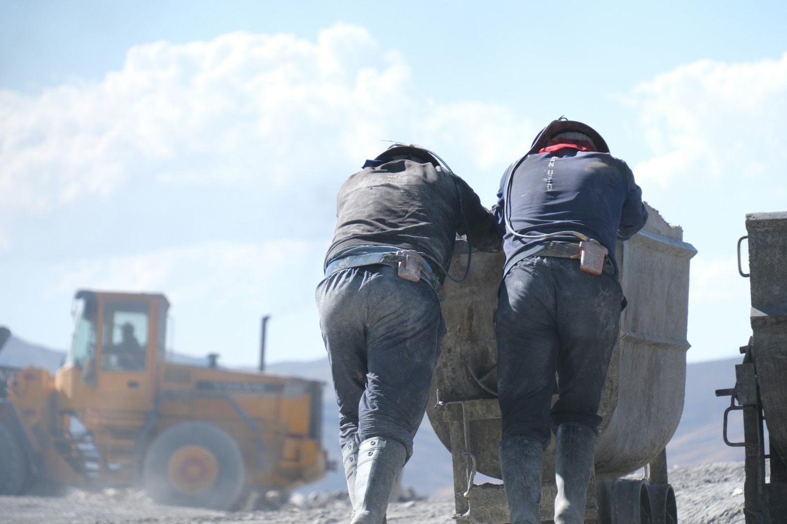 Labor Power in Mexico: Who Hires, Who Manages, and Who Works