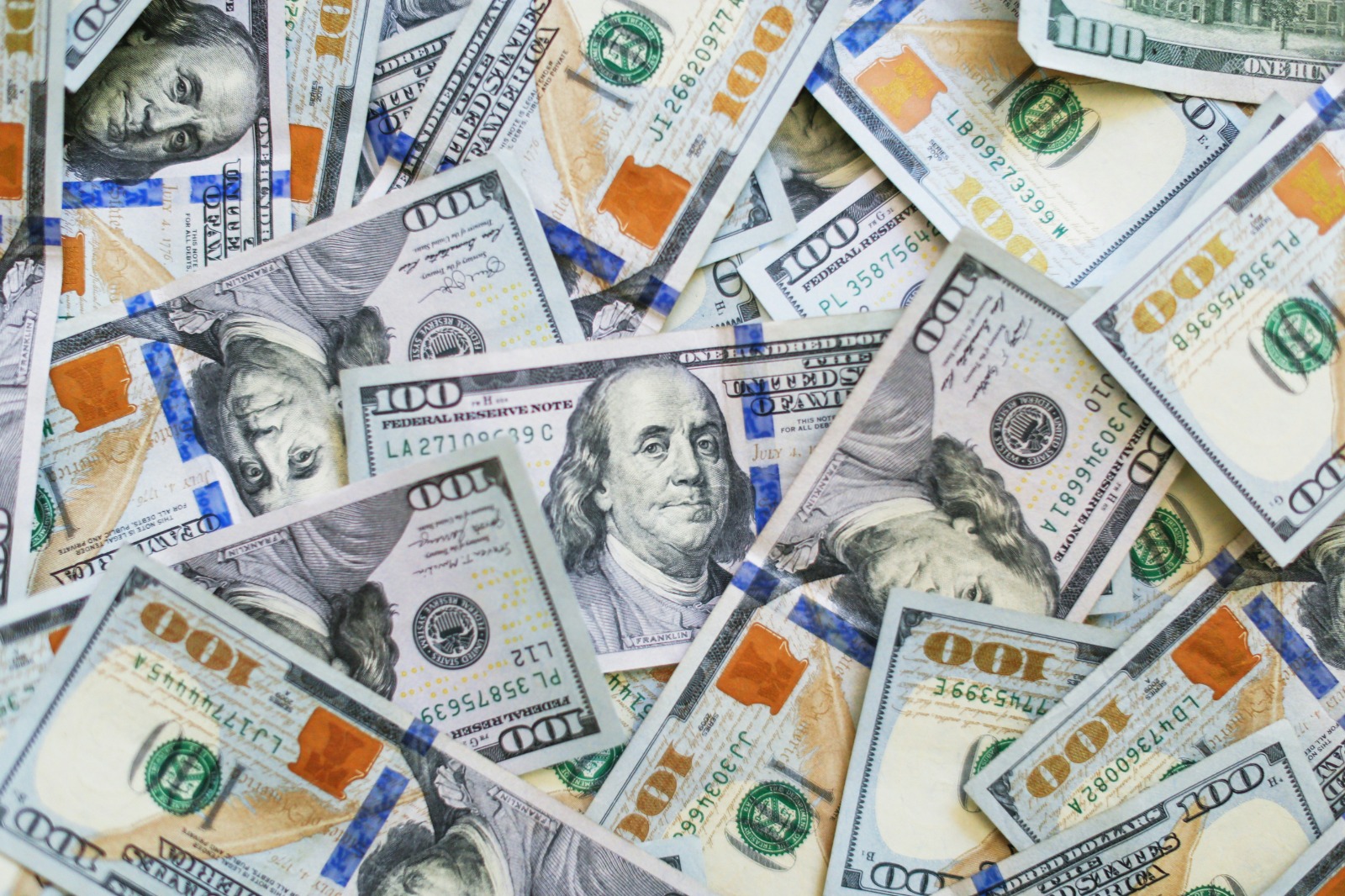 When the Dollar Weakens, Not All Mexicans Celebrate Equally