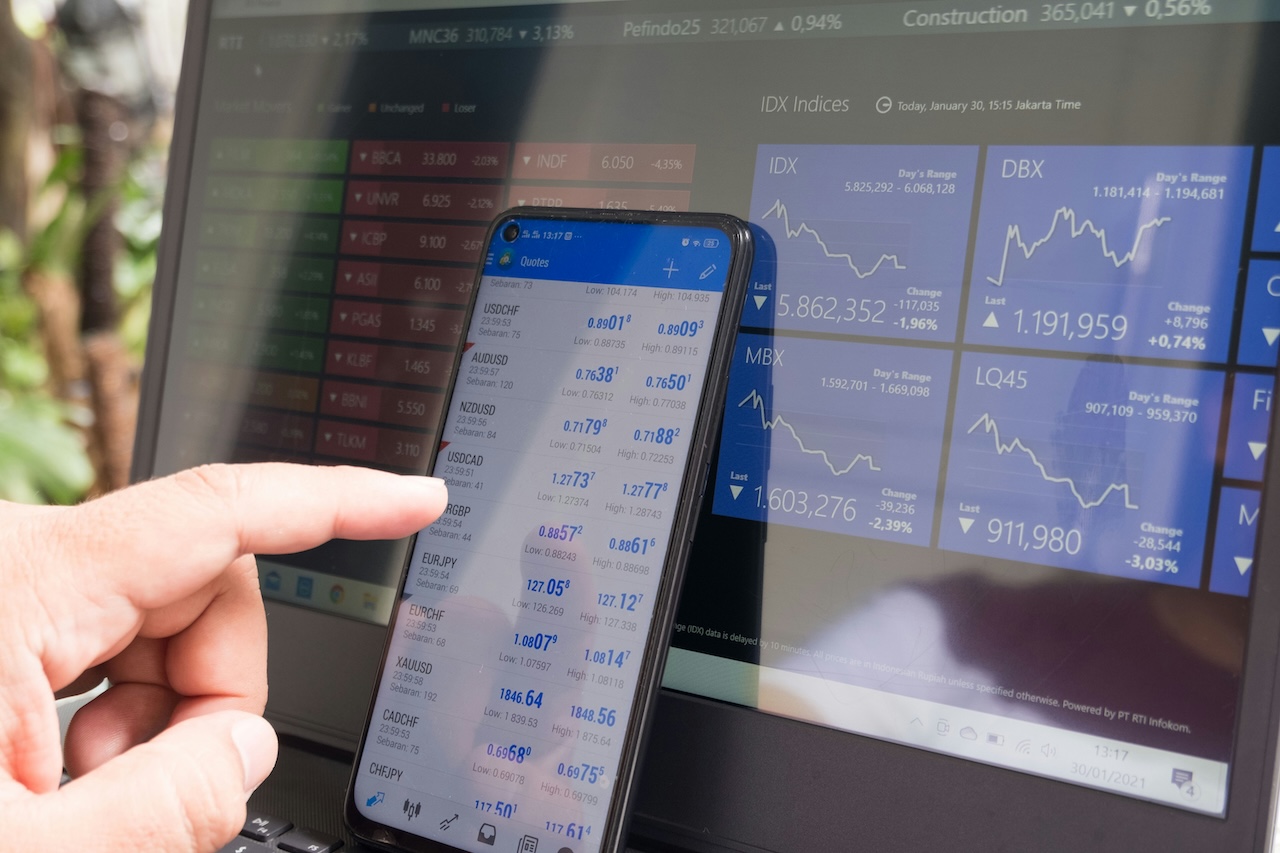 Financial Markets Kick Off Week with Optimism on Potential U.S.-Iran Agreement