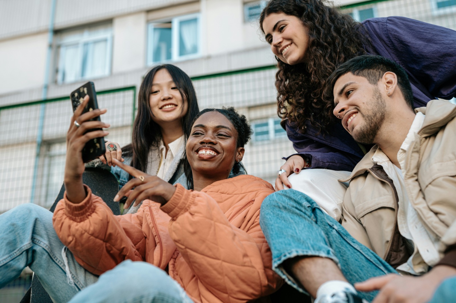 Less Alcohol, Healthier Snacks, and Rational Purchases: Gen Z's Strategy