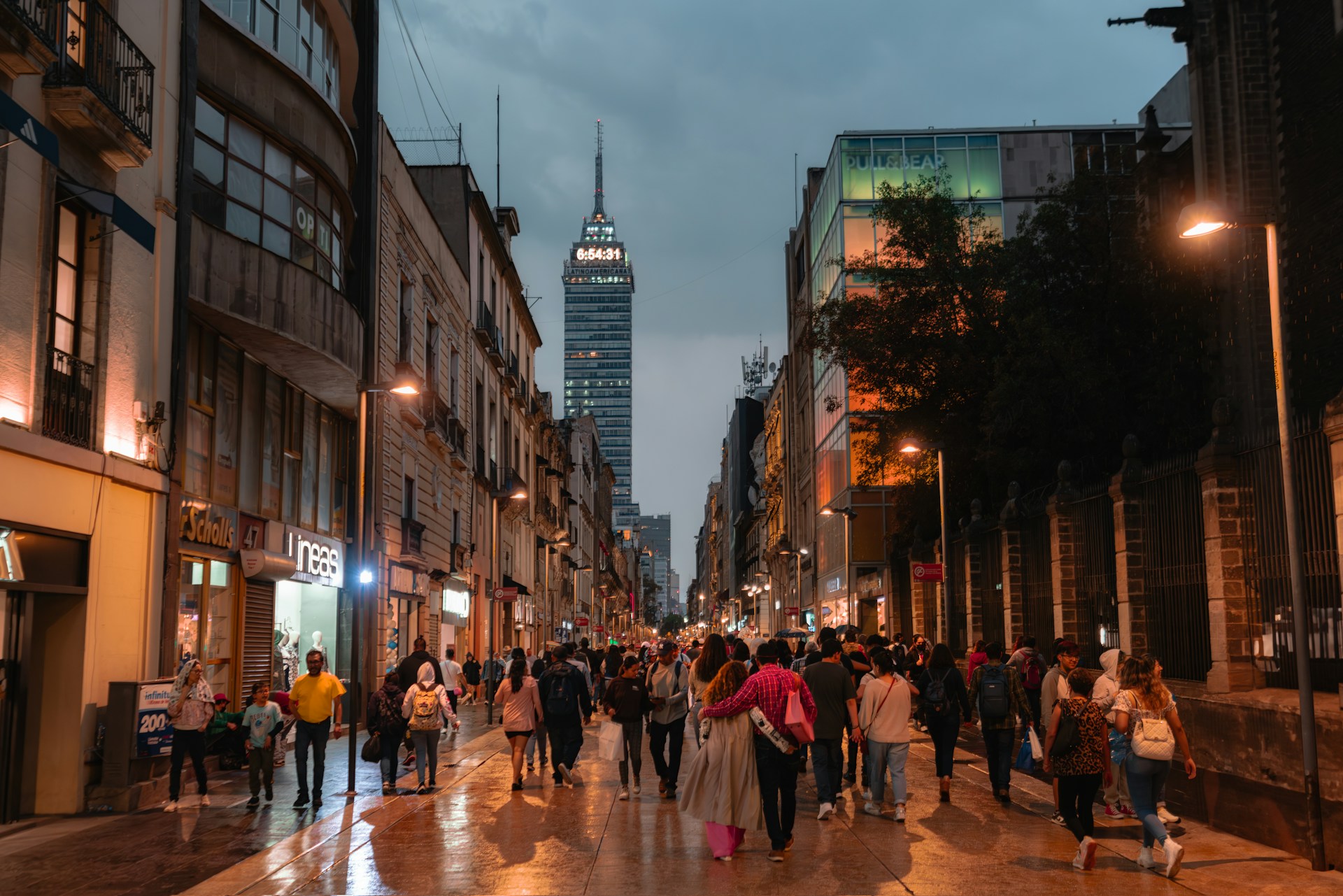Mexico's Productivity Surges, Outpacing OECD Average According to New Report