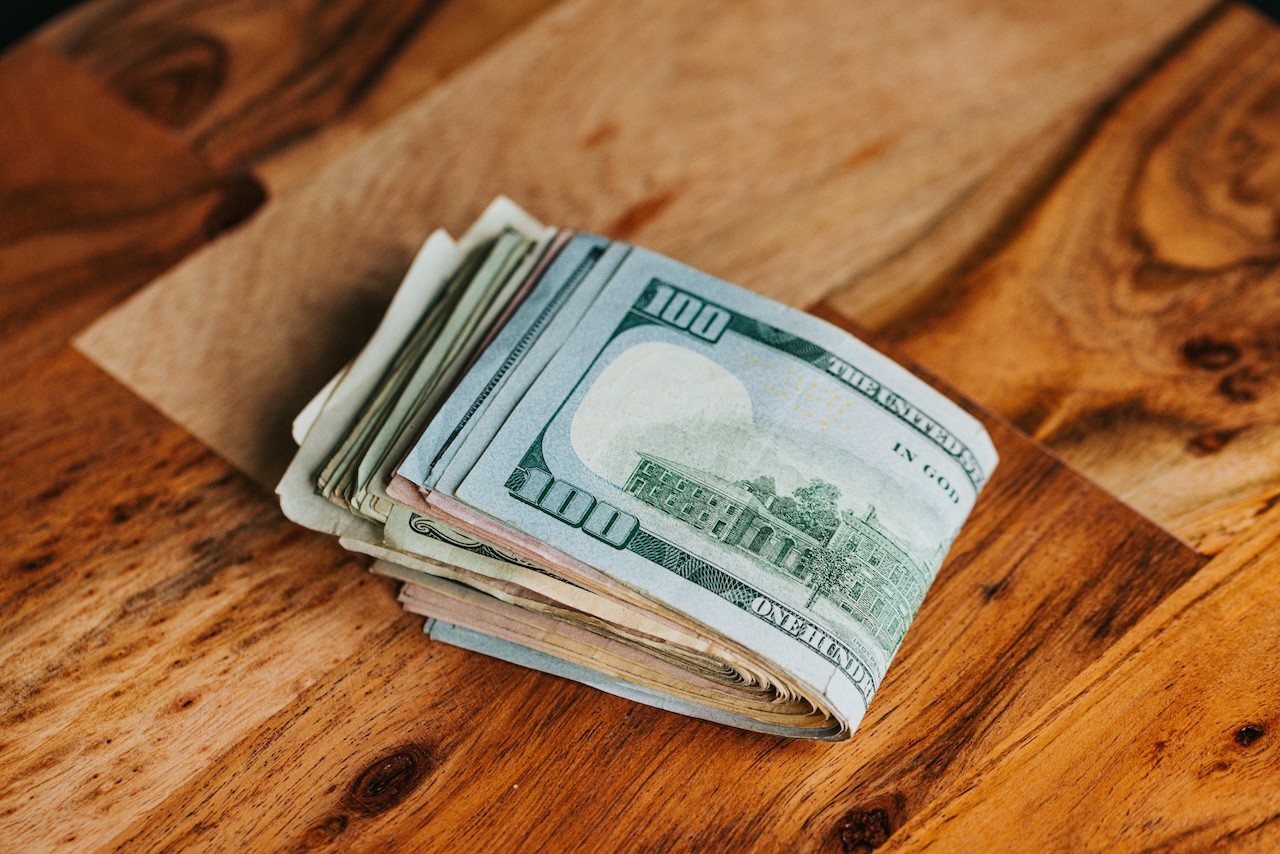 Dollar Price Declines Today: Is it a Good Time to Buy Foreign Currency?
