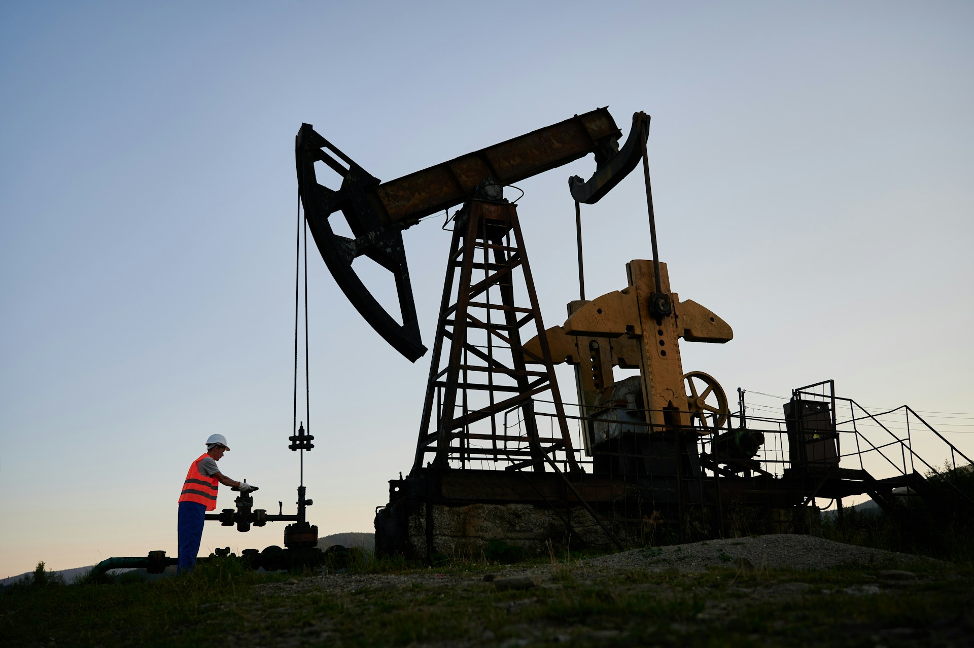 Oil Price Continues to Rise, Impacting Global Economy