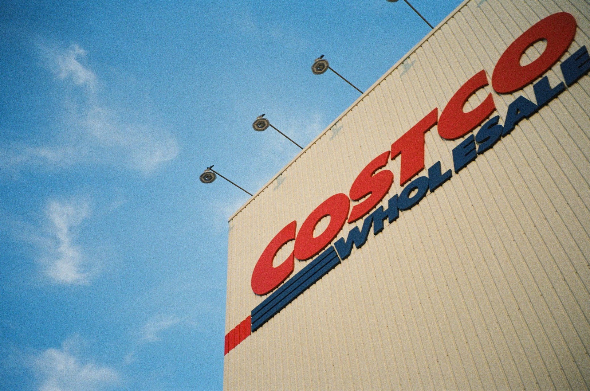 Costco Mexico Launches WOZ: Pricing and Offerings of its New Mobile Service for Members