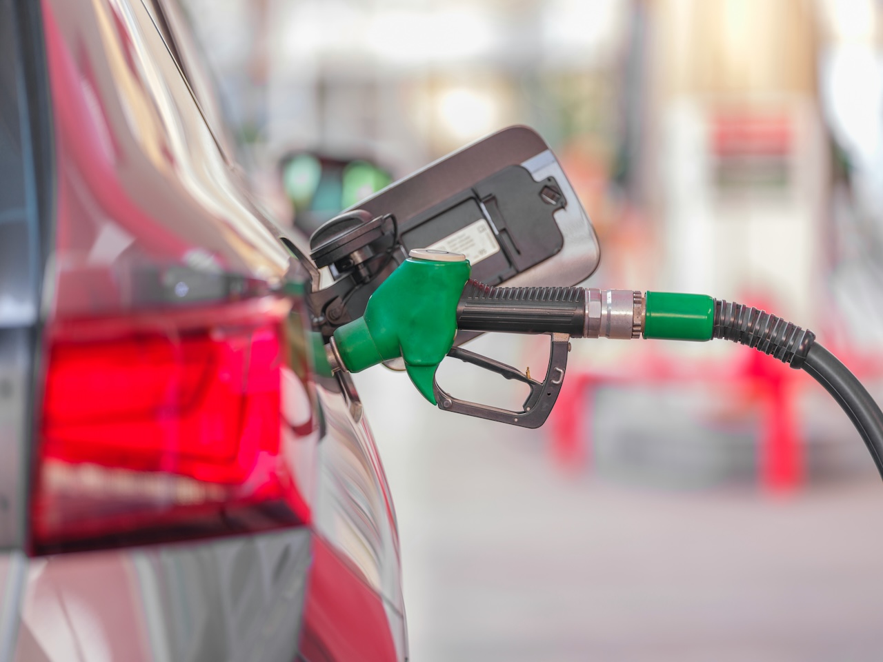 Oil Hits Five-Month High: Will Gasoline Prices Rise in Mexico?
